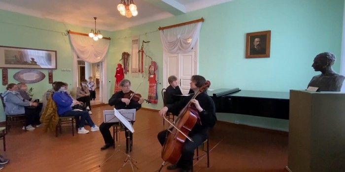 Концерт ансамбля «Новое трио» в музее-усадьбе Н.А. Римского-Корсакова.